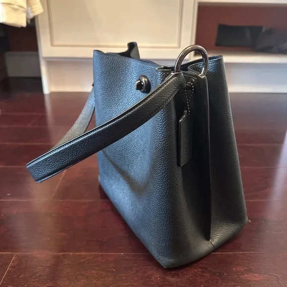 Coach bucket bag - Picture 2 of 4